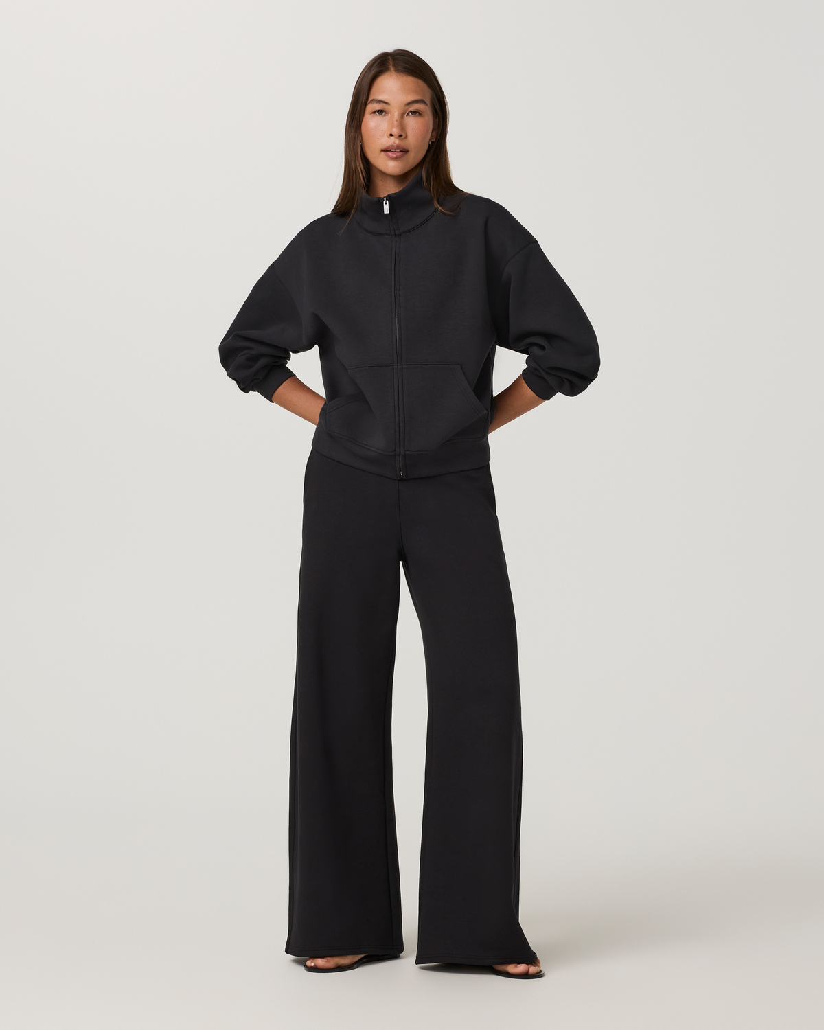 Vuori Galaxy High Rise Wideleg- Short | Black