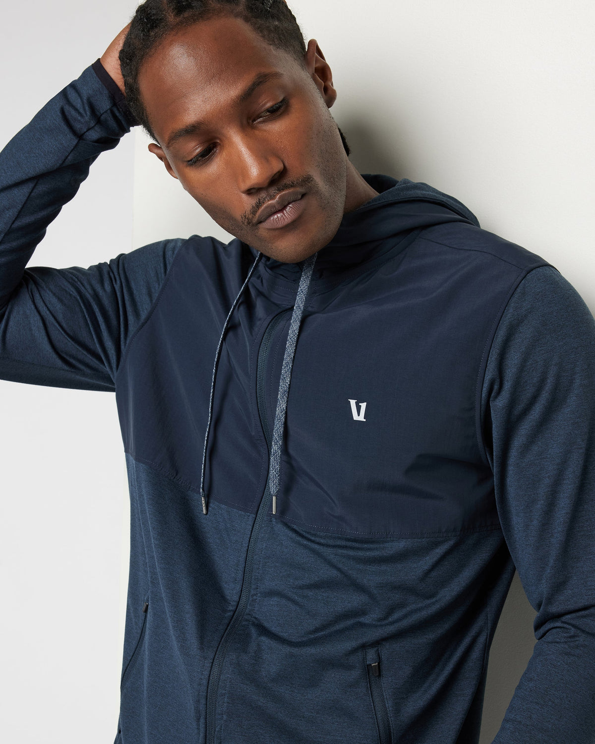 V215HIN_FA24_M_ECOMM_jackets_DETAIL_8.jpg