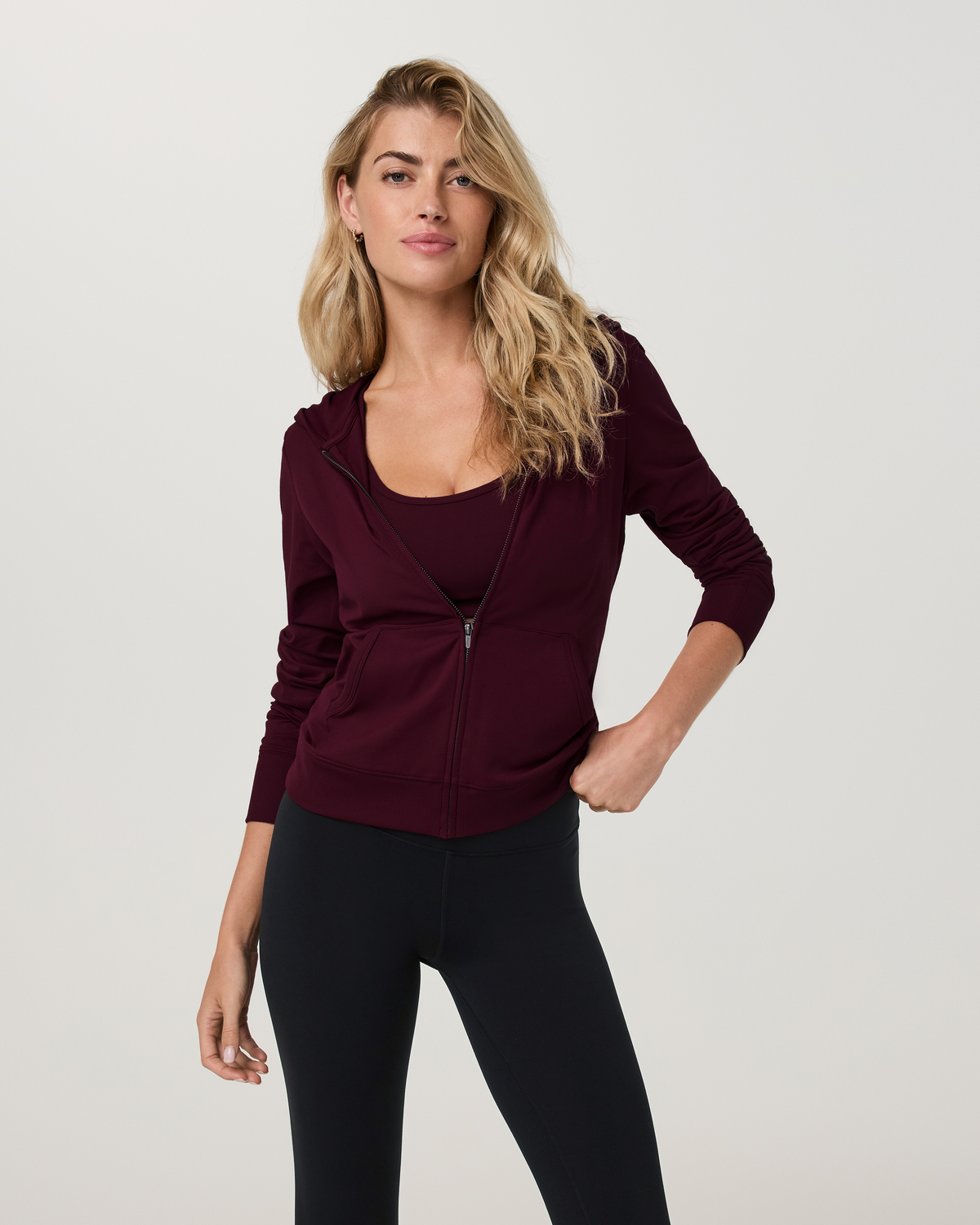 VW2084-LCNR_FA26_W_APPAREL_FRONT_2.jpg