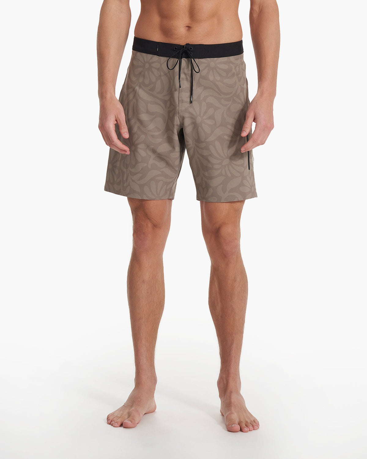 V383TBG_SP23_M_ECOMM_BOARDSHORTS_BOTTOM_1526_1X1_bd4a27ce-c090-47de-a7eb-52be49ea7034.jpg