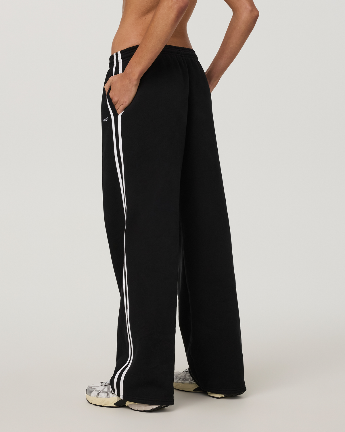 Restore Straight Leg Track Sweatpant-Short | Black