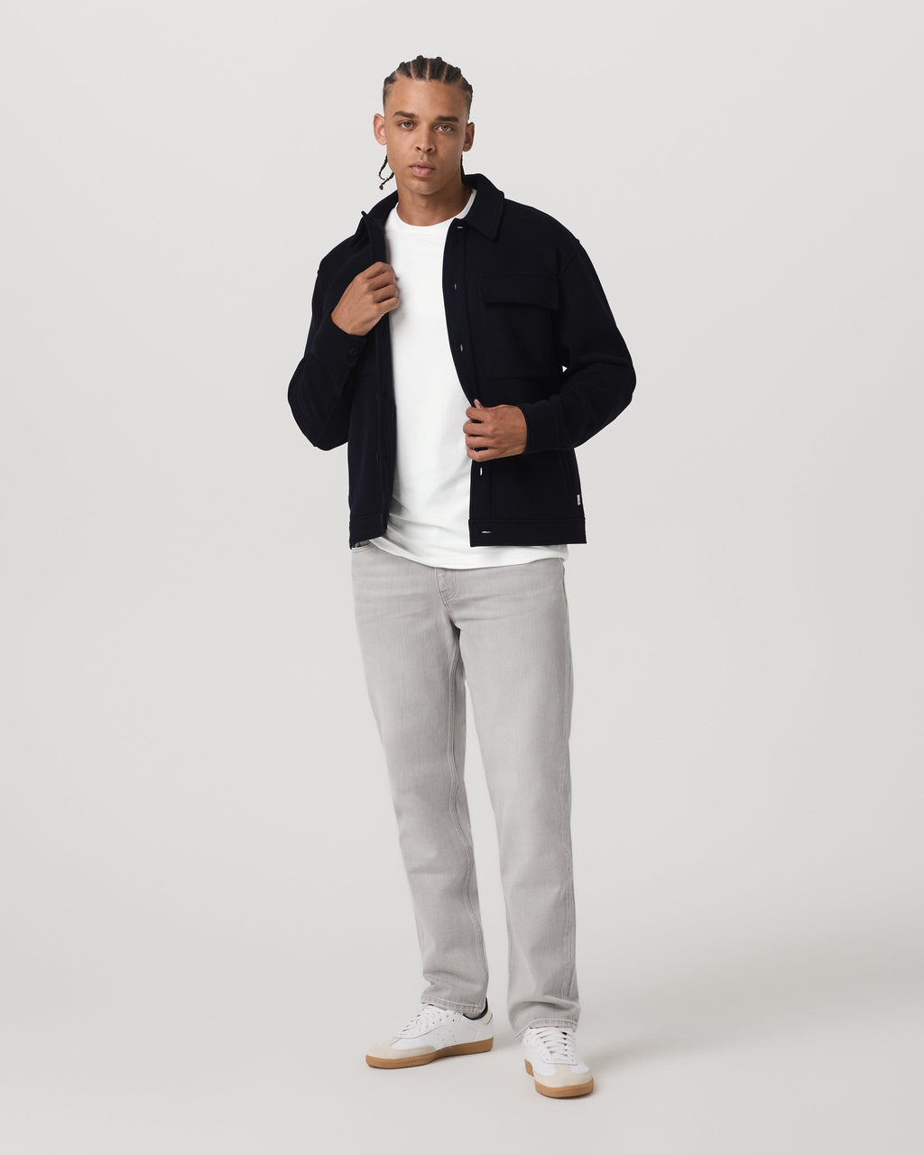 Vuori Vintage Jean Classic Fit 32" | MoonWash Denim