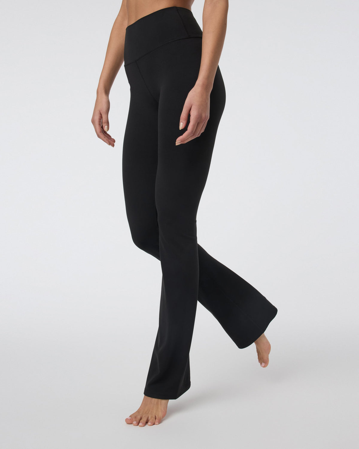 Vuori AllTheFeels™ Slim Flare - Short | Black