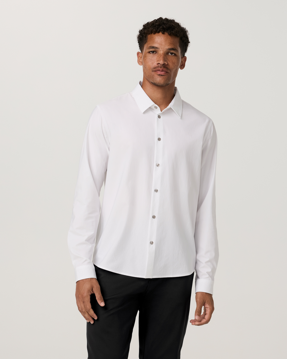 V1206WHT_FA26_M_TOPS_FRONT_1.jpg