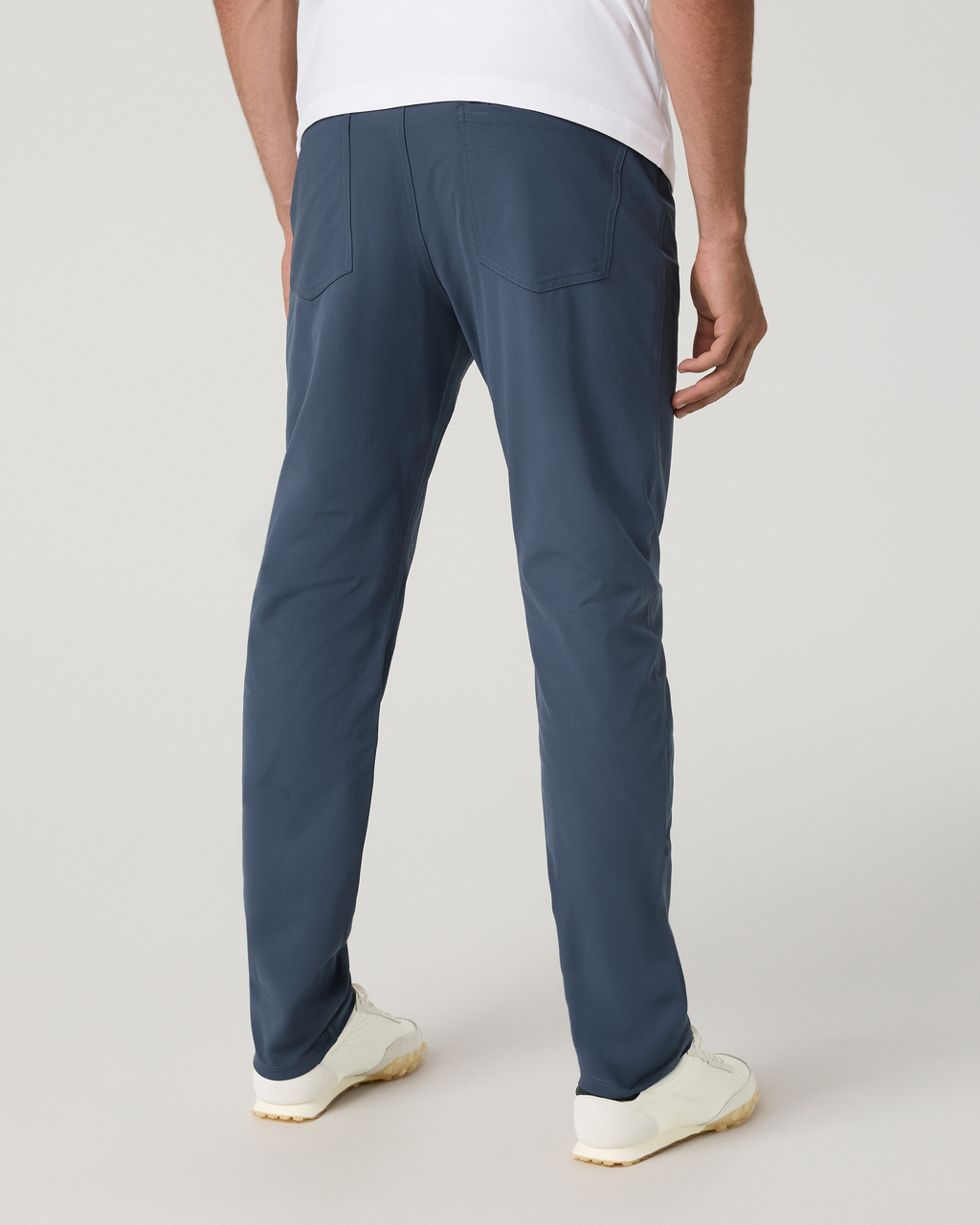 Vuori Meta™ Pant Athletic Slim Fit 30" | Bay Blue