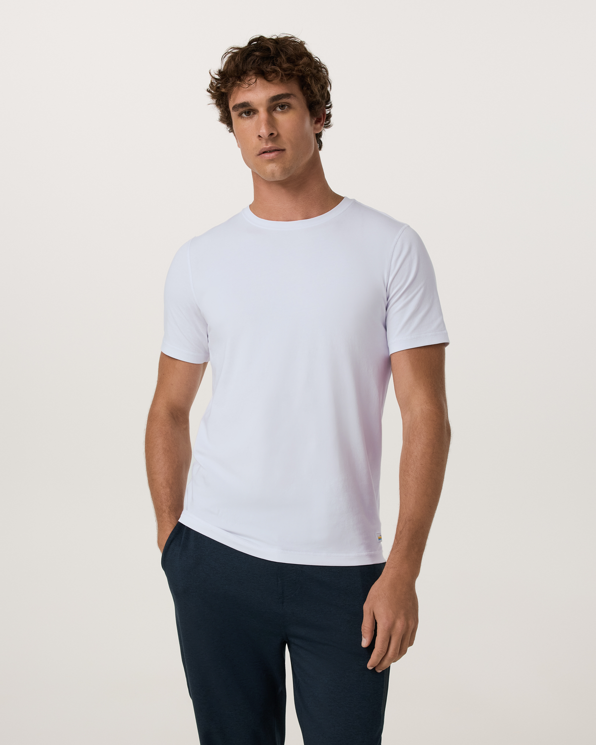 V101WHT_FA26_M_TOPS_FRONT_3.jpg