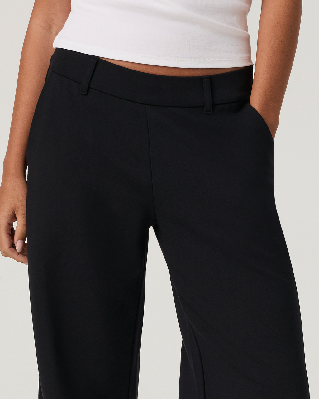Maven Pull-On Wideleg-Short | Black