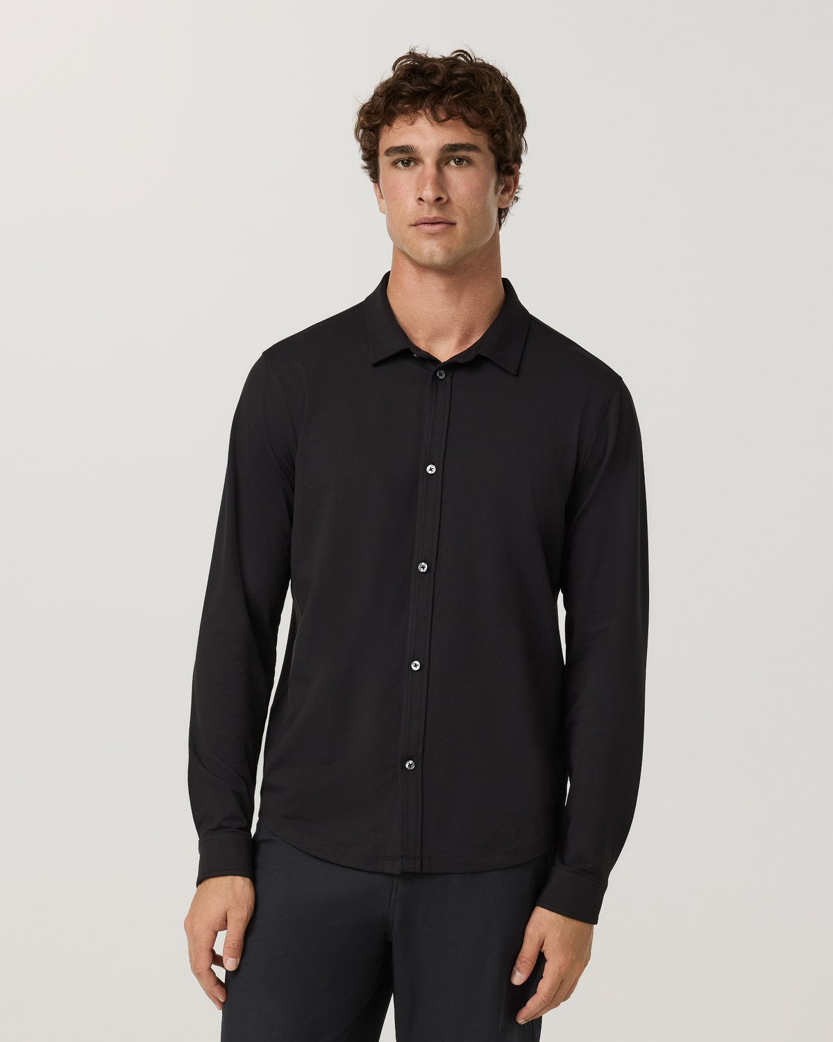 V1103BLK_FA26_M_TOPS_FRONT_2.jpg